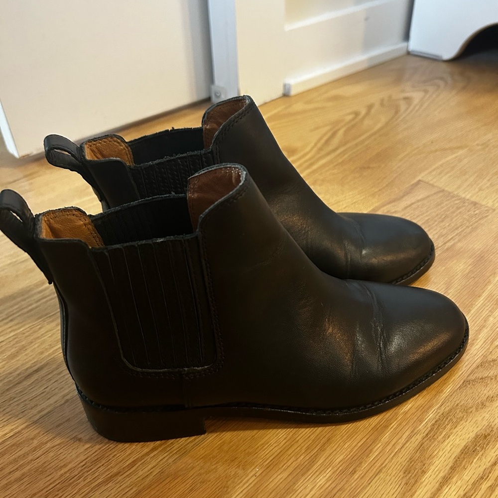 Madewell Black Leather Chelsea Boots